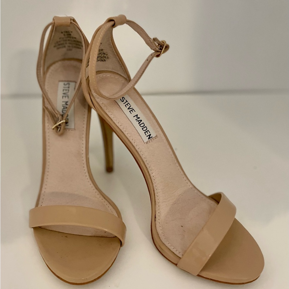 Steve Madden tan ankle strap heels - size 6